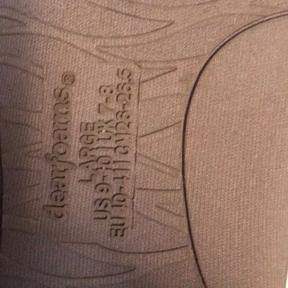 dearfoams flip flops - Picture 5 of 7